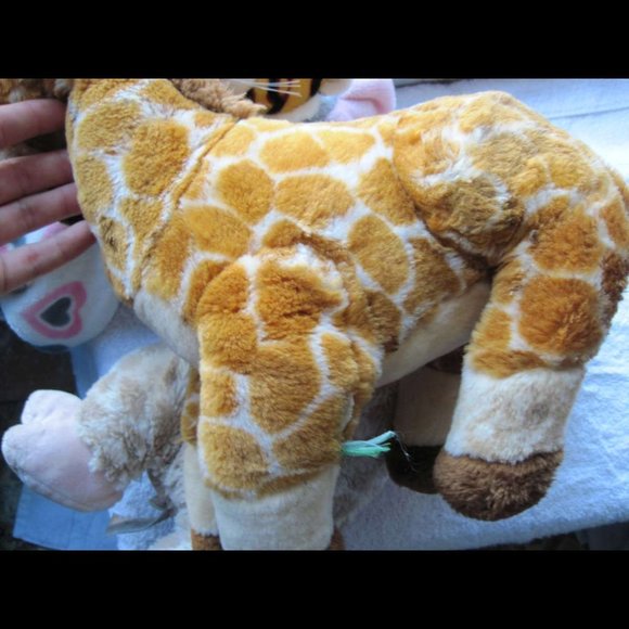 3 Stuffed Jungle Animals Elephant with Blanket Giraffe Tiger Baby Blankie Zoo - Picture 7 of 13